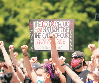 疫情严峻下美国抗议示威不断，抗疫遇抗议难题加剧